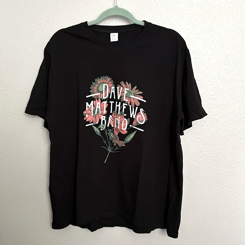 Black Graphic Tee - Short Sleeve